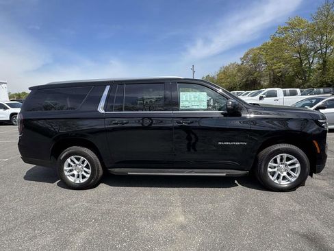 New 2026 Chevrolet Suburban LT w/ Comfort Package AWD/4WD image 5