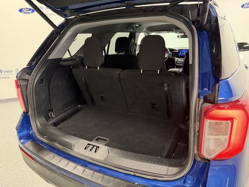 Used 2020 Ford Explorer XLT w/ Comfort Package image 28