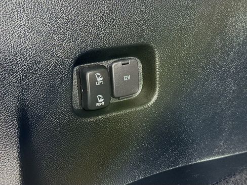 Used 2022 Ford Edge Titanium image 33