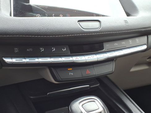 Used 2019 Cadillac XT4 Luxury FWD image 19