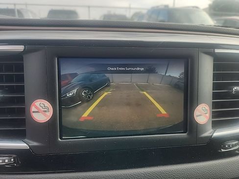 Used 2024 Chrysler Voyager LX FWD image 23