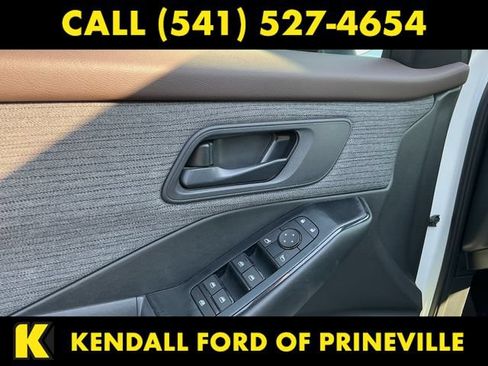 Used 2023 Nissan Rogue S AWD/4WD image 10
