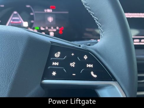 New 2025 Audi Q5 Prestige image 11