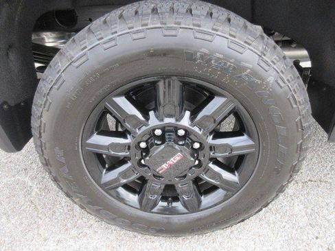 New 2025 GMC Sierra 2500 AT4 image 10