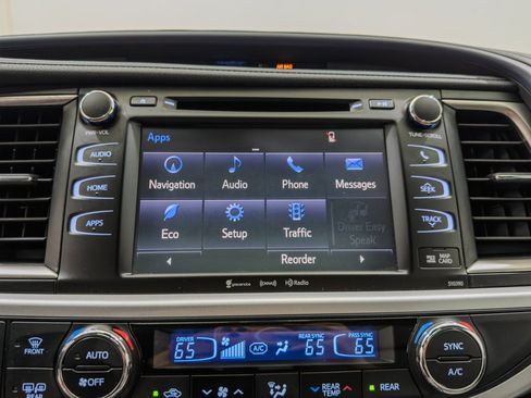 Used 2019 Toyota Highlander XLE AWD/4WD image 45