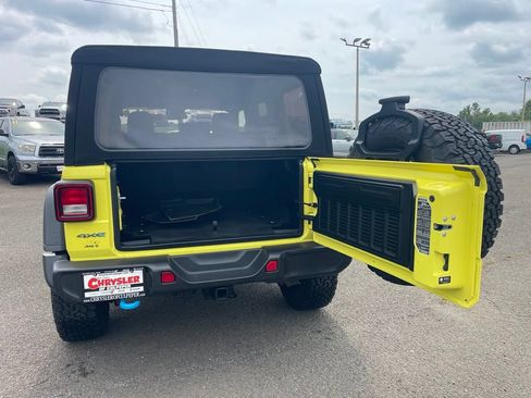 Used 2024 Jeep Wrangler Unlimited AWD/4WD image 9