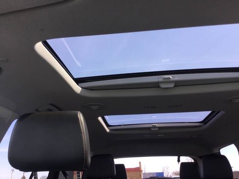 Used 2020 Chevrolet Traverse Premier w/ Redline Edition image 13