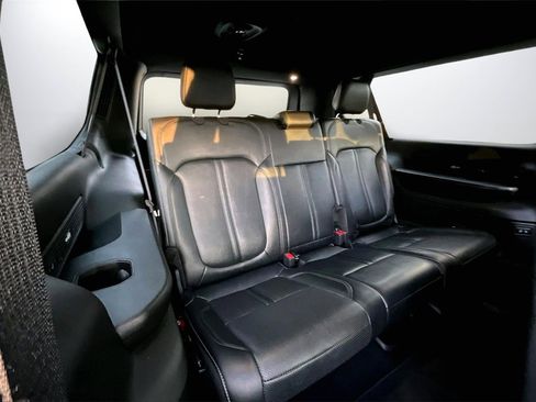 Certified 2024 Jeep Wagoneer L Series II w/ Flexible Seating Group image 25