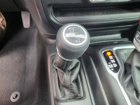 Used 2023 Jeep Gladiator Sport image 14