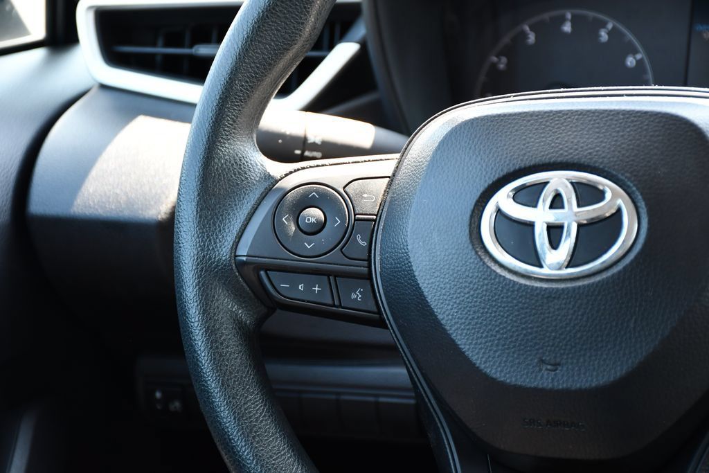 Used 2025 Toyota Corolla LE FWD image 24