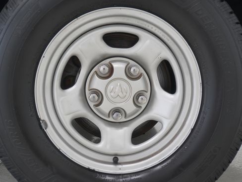 Used 2006 Dodge Dakota ST image 21