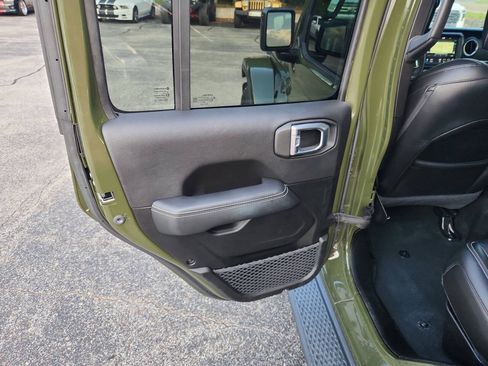 Used 2023 Jeep Gladiator Overland w/ Popular Equipment Package AWD/4WD image 10