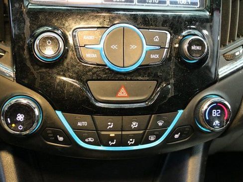 Used 2018 Chevrolet Cruze Premier image 24