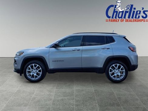 Used 2022 Jeep Compass Latitude image 11