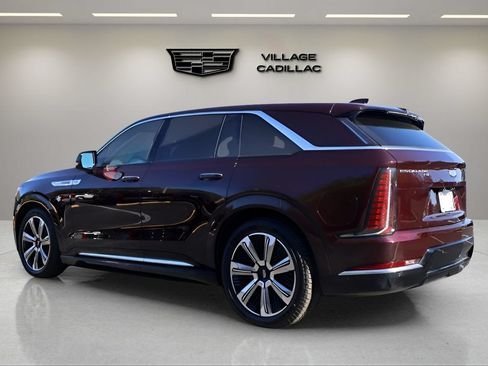 Used 2025 Cadillac Escalade IQ Luxury 2 AWD/4WD image 3