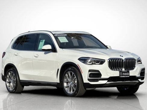 Used 2022 BMW X5 xDrive40i w/ Parking Assistance Package image 18