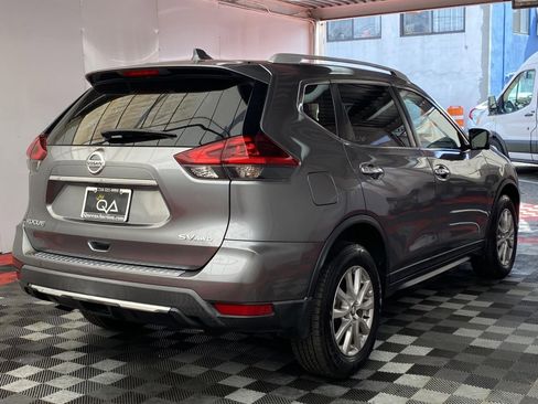 Used 2018 Nissan Rogue SV w/ Premium Package image 6