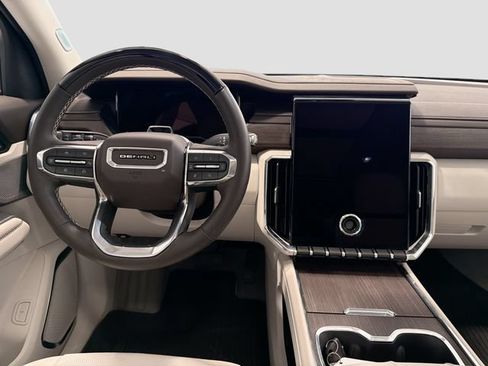 Certified 2025 GMC Acadia Denali w/ Super Cruise Package AWD/4WD image 22