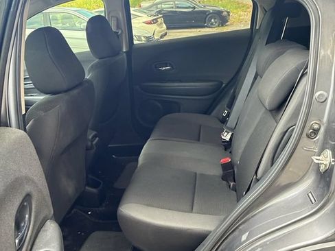 Used 2019 Honda HR-V LX image 32