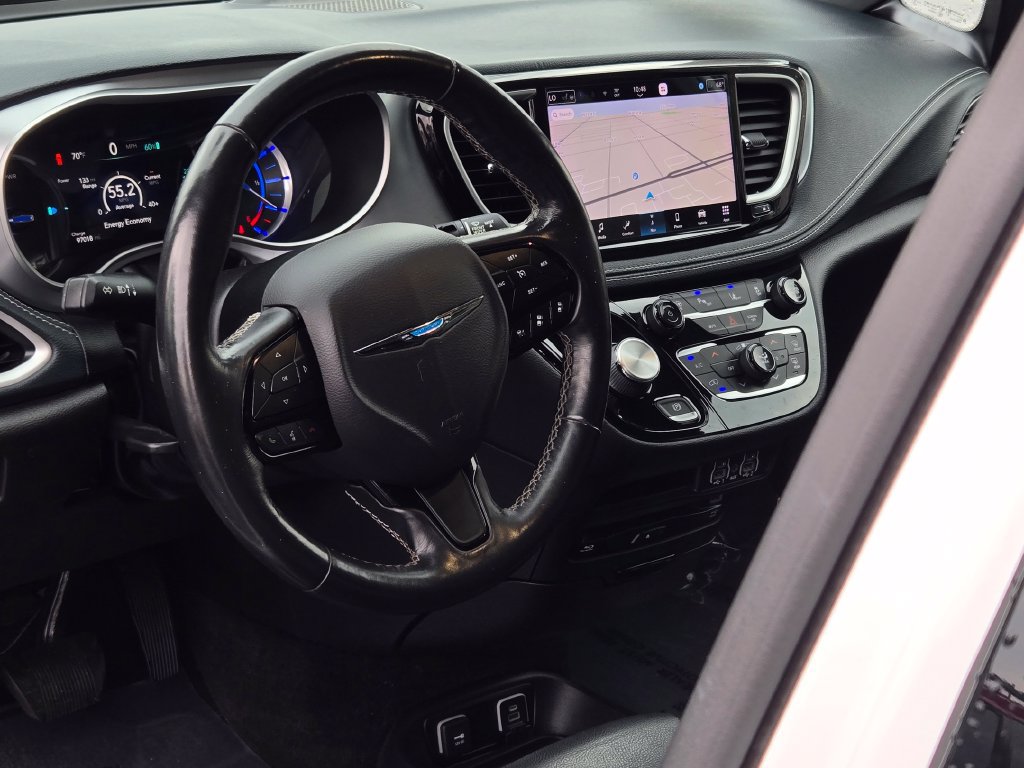 Used 2021 Chrysler Pacifica Touring-L w/ Uconnect Theater Family Group FWD image 42