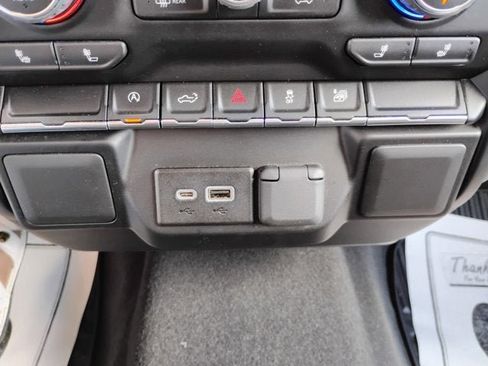 Used 2022 Chevrolet Silverado 1500 LT AWD/4WD image 16