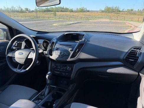 Used 2017 Ford Escape SE AWD/4WD image 19