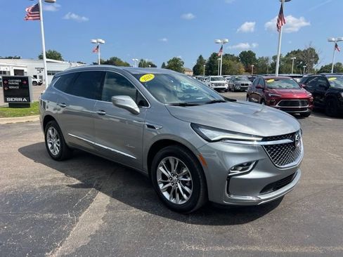 Used 2024 Buick Enclave Avenir w/ Avenir Technology Package AWD/4WD image 3