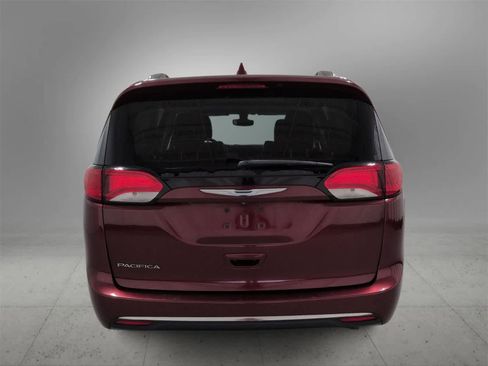 Certified 2017 Chrysler Pacifica Touring-L Plus image 7