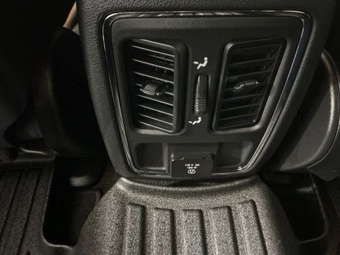 Used 2021 Jeep Grand Cherokee Laredo X image 12