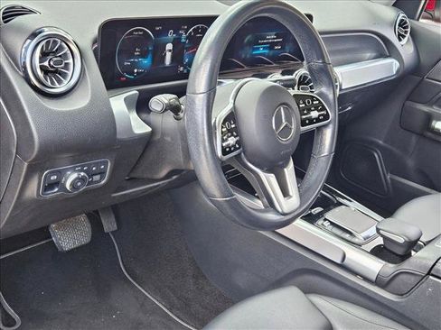 Used 2023 Mercedes-Benz GLB 250 image 8