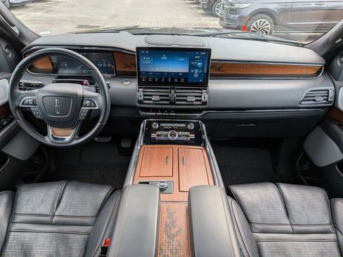 Certified 2024 Lincoln Navigator Black Label image 10