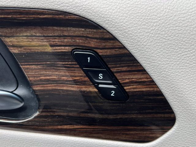 Used 2024 Chrysler Pacifica Limited FWD image 19