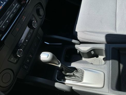 Used 2022 Nissan Frontier SV RWD image 28