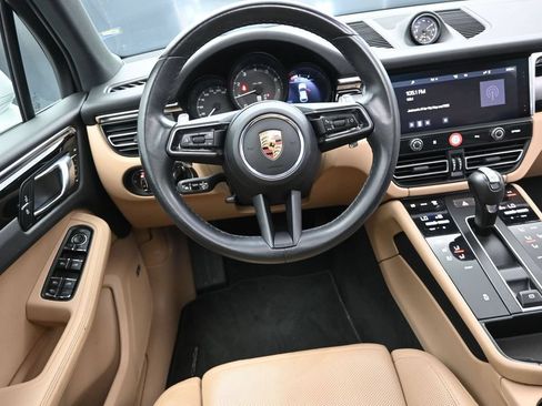 Used 2024 Porsche Macan AWD/4WD image 29