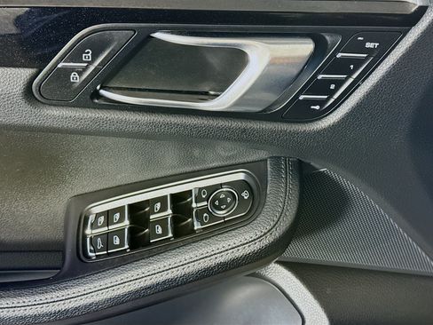 Used 2022 Porsche Macan S w/ Premium Package Plus AWD/4WD image 23