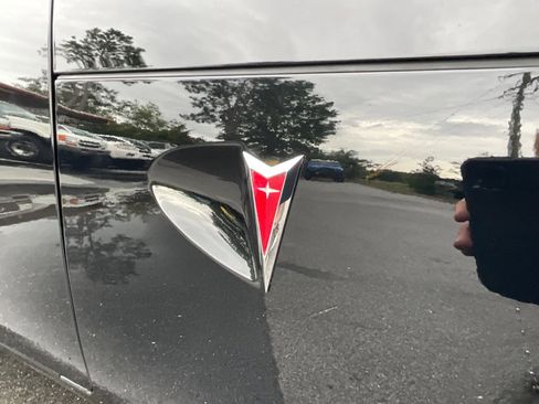 Used 2009 Pontiac Solstice Coupe w/ Premium Package image 11