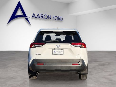 Used 2022 Toyota RAV4 LE image 4