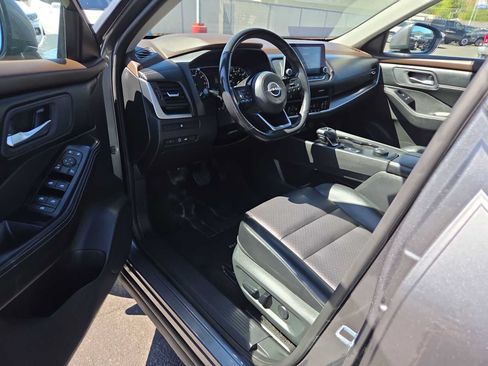 Used 2023 Nissan Rogue SV w/ SV Premium B Package AWD/4WD image 10