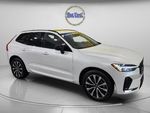 Used 2023 Volvo XC60 B5 Plus image 7