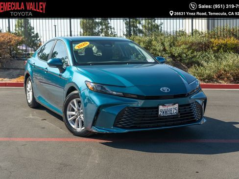 Used 2025 Toyota Camry LE FWD image 1