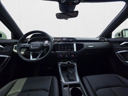 New 2025 Audi Q3 2.0T Premium w/ Convenience Package AWD/4WD image 18
