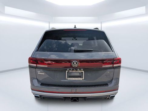 New 2026 Volkswagen Atlas Peak Edition image 4