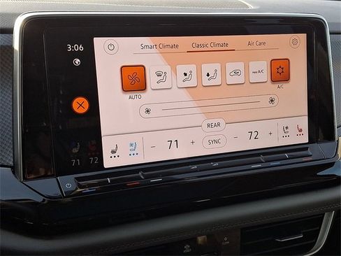 Used 2024 Volkswagen Atlas Peak Edition SEL image 17