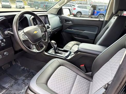Used 2022 Chevrolet Colorado Z71 AWD/4WD image 18