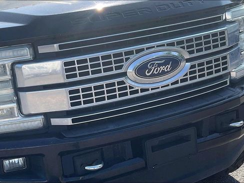 Certified 2017 Ford F250 Platinum w/ FX4 Off-Road Package AWD/4WD image 28