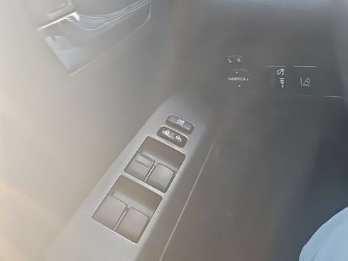 Used 2017 Toyota RAV4 XLE AWD/4WD image 12