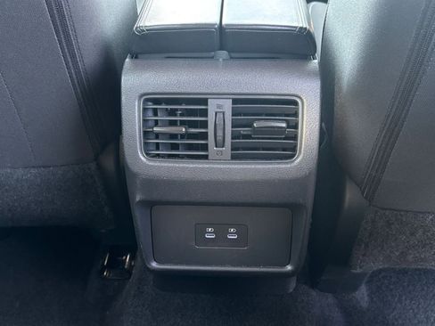 Used 2025 Nissan Rogue SV image 30