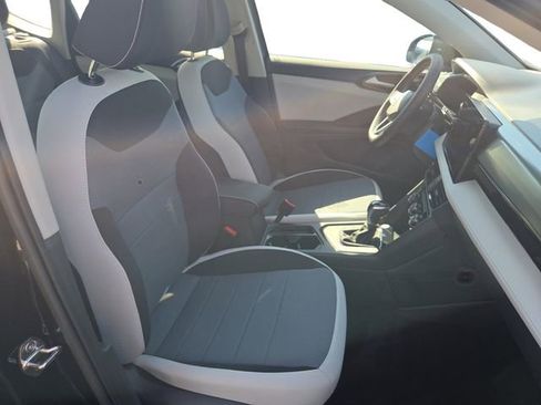 New 2025 Volkswagen Taos S image 22