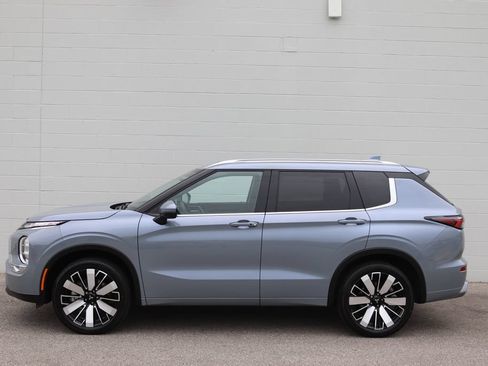 Used 2025 Mitsubishi Outlander SEL AWD/4WD image 35