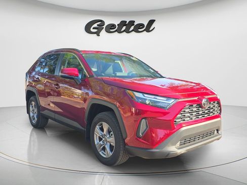 Used 2025 Toyota RAV4 XLE w/ Convenience Package FWD image 3